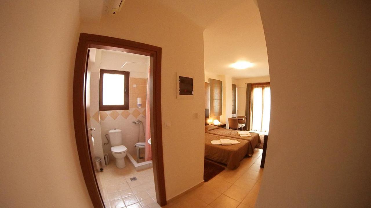 Ahilion Hotel Kalavryta Exterior photo